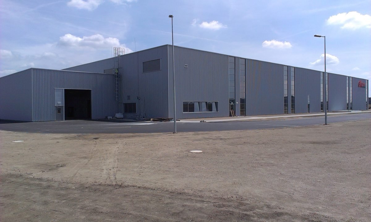 Zakład produkcyjny z halą i biurem, 13 000 m² - Wrocław